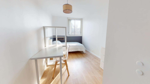 Room in Passage Paul Gauguin, Toulouse for 90 m² with 3 bedrooms