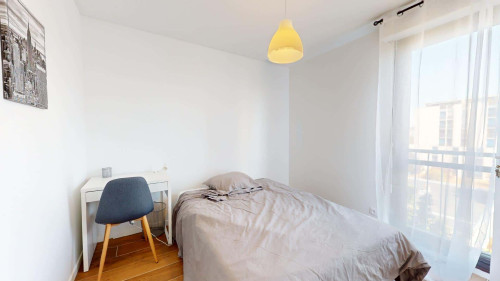 Room in Route de Seysses, Toulouse for 74 m² with 4 bedrooms