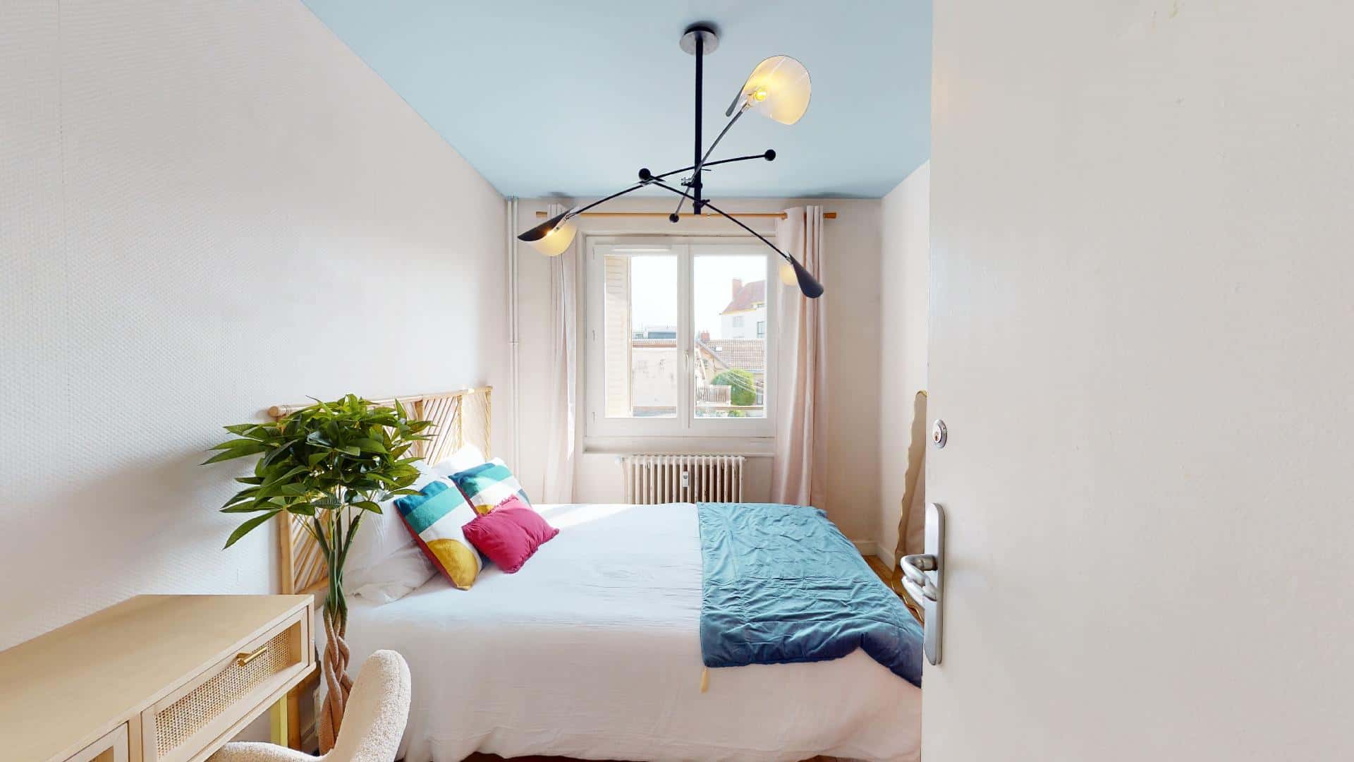 Room In Rue D'Auxonne, Dijon For 81 M² With 4 Bedrooms - 1