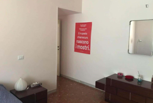 Room in Via dell'Aquila Reale, Roma for 85 m² with 3 bedrooms