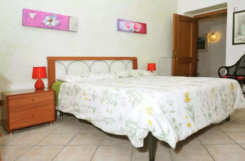 Room in Circonvallazione Cornelia, Roma for 61 m² with 2 bedrooms