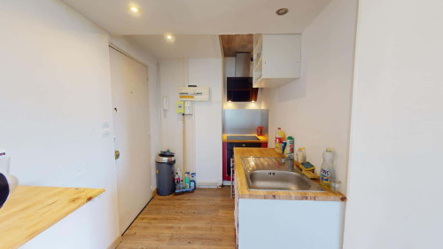 Room in Avenue de la Libération Charles de Gaulle, Le Bouscat for 76 m² with 4 bedrooms