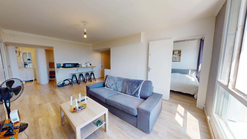Room in Avenue de la Libération Charles de Gaulle, Le Bouscat for 76 m² with 4 bedrooms