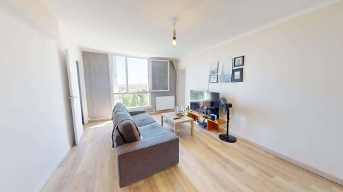 Room in Avenue de la Libération Charles de Gaulle, Le Bouscat for 76 m² with 4 bedrooms
