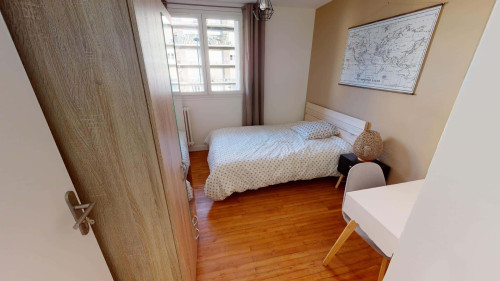 Room in Rue Mayen, Grenoble for 66 m² with 4 bedrooms