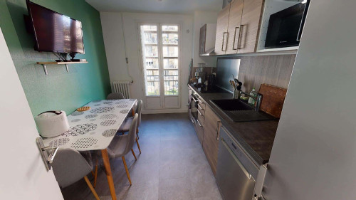 Room in Rue Mayen, Grenoble for 66 m² with 4 bedrooms