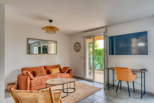 House with a garden 10 minutes from Lyon. Ideal relocation & business stays - Gallery - 16