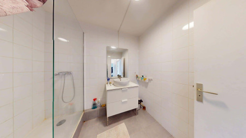 Room in Rue Joliot Curie, Tassin-la-Demi-Lune for 78 m² with 4 bedrooms - Gallery - 6
