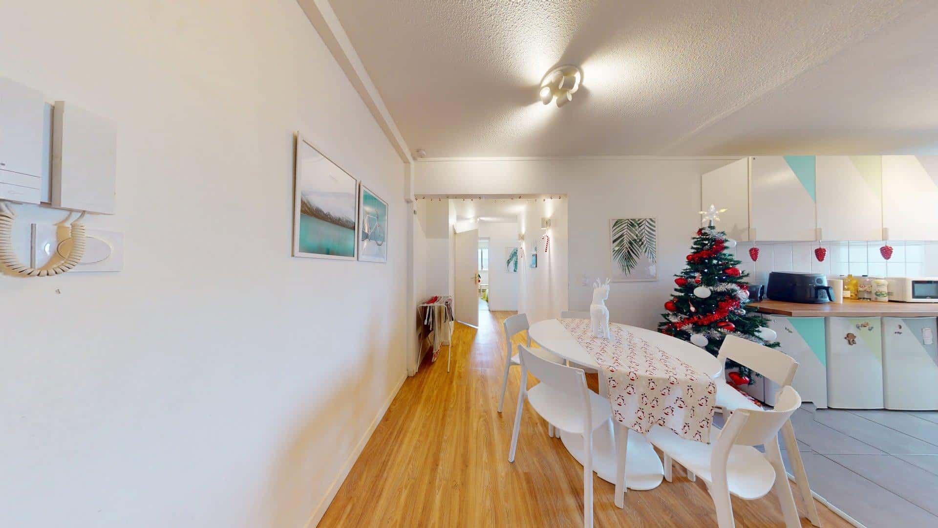 Room In Rue Joliot Curie, Tassin-La-Demi-Lune For 78 M² With 4 Bedrooms - 1