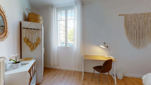 Room in Rue Berchet, Lyon for 120 m² with 6 bedrooms - Gallery - 16