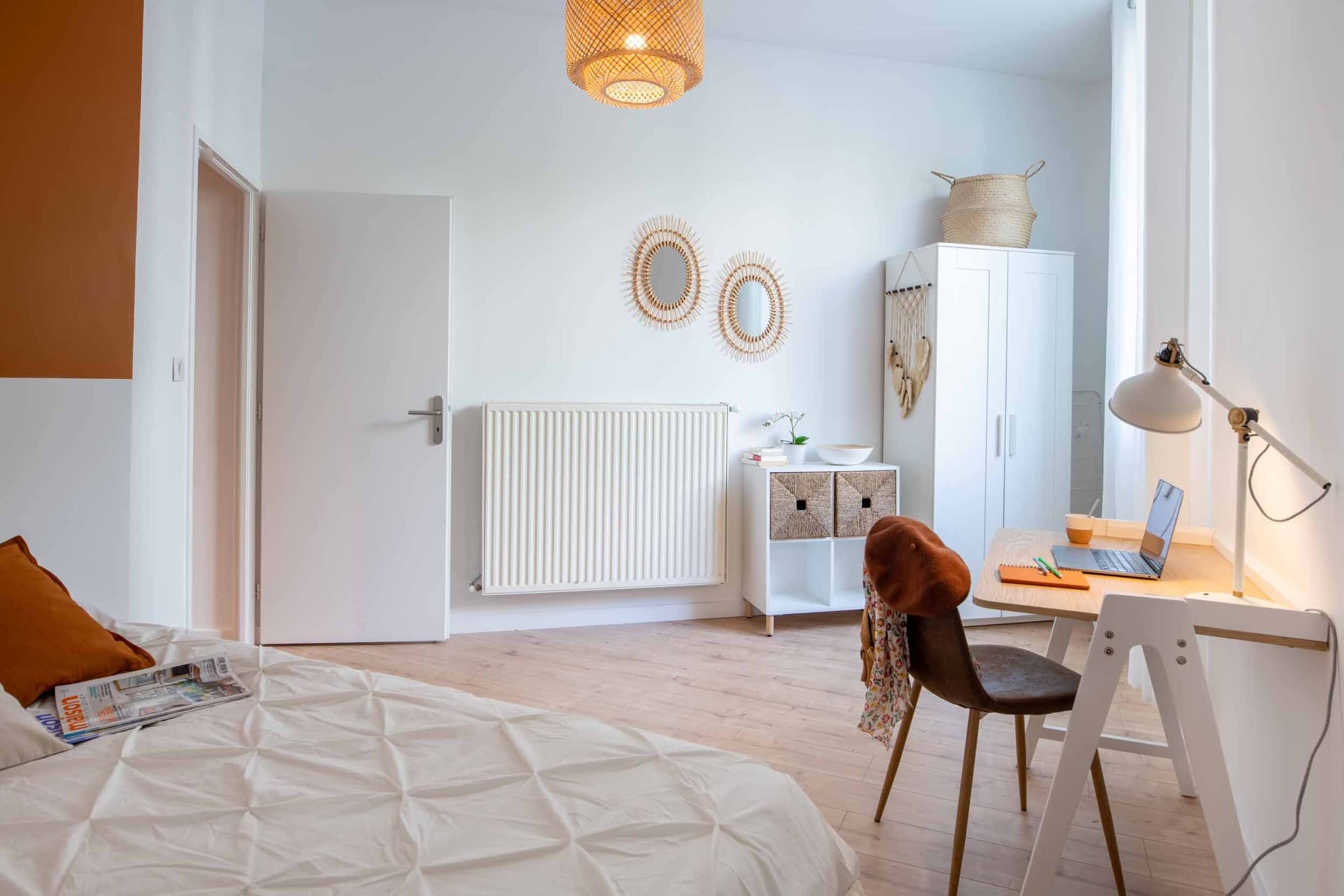 Room In Rue Berchet, Lyon For 120 M² With 6 Bedrooms - 1