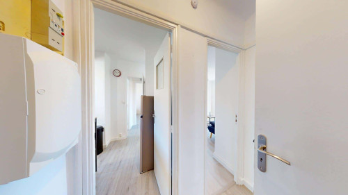 Room in Boulevard Docteur Charles Barnier, Toulon for 69 m² with 3 bedrooms