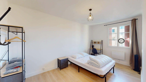 Room in Boulevard Docteur Charles Barnier, Toulon for 69 m² with 3 bedrooms - Gallery - 17