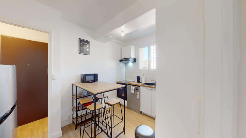 Room in Boulevard Docteur Charles Barnier, Toulon for 69 m² with 3 bedrooms - Gallery - 9