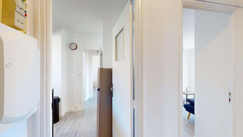 Room in Boulevard Docteur Charles Barnier, Toulon for 69 m² with 3 bedrooms - Gallery - 12