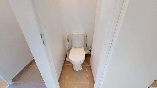 Room in Rue de Saint Cyr, Lyon for 85 m² with 6 bedrooms