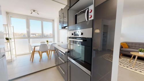 Room in Rue de Saint Cyr, Lyon for 85 m² with 6 bedrooms - Gallery - 12