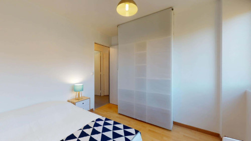 Room in Rue de Saint Cyr, Lyon for 85 m² with 6 bedrooms - Gallery - 17