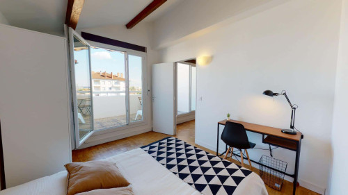 Room in Avenue Paul Santy, Lyon for 122 m² with 7 bedrooms
