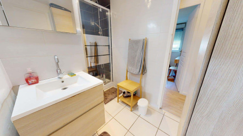 Room in Rue de Saint Cyr, Lyon for 75 m² with 4 bedrooms - Gallery - 7