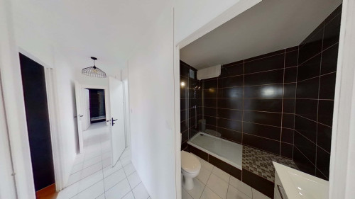 Room in Boulevard de l'Europe, Oullins-Pierre-Bénite for 107 m² with 5 bedrooms - Gallery - 12