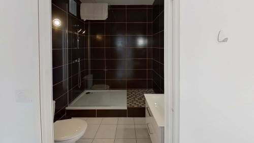 Room in Boulevard de l'Europe, Oullins-Pierre-Bénite for 107 m² with 5 bedrooms - Gallery - 13