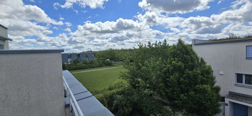 Mordern + Bright 65 m² Apartment | Huge Rooftop Terrace | WiFi & Parking Included | Close to U bahn + Mall + Park