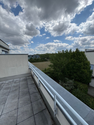 Mordern + Bright 65 m² Apartment | Huge Rooftop Terrace | WiFi & Parking Included | Close to U bahn + Mall + Park - Gallery - 13