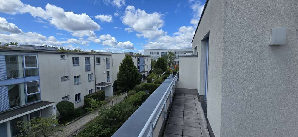 Mordern + Bright 65 M² Apartment | Huge Rooftop Terrace | WiFi & Parking Included | Close To U Bahn  - 20
