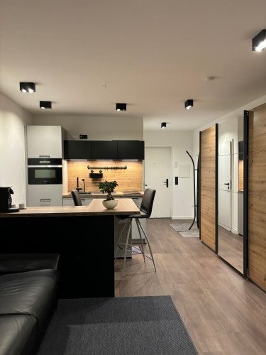 Bright & Modern Studio in Schwabing | Top Location | Great View