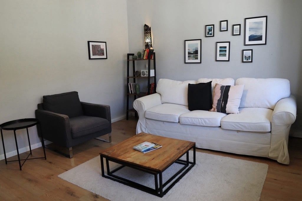 Boutique Living I Stylish Fully Furnished Two Room Flat - 5