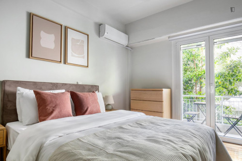 Inviting 1-bedroom flat in Paleo Faliro