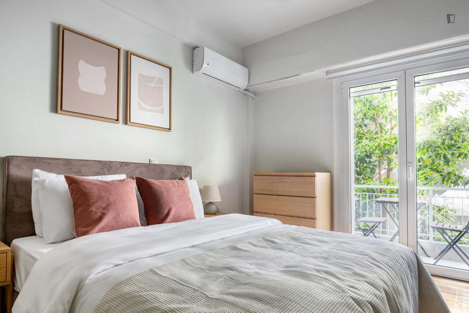 Inviting 1-Bedroom Flat In Paleo Faliro - 1