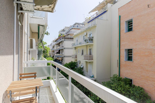 Welcoming 2-bedroom flat near the Megaro Moussikis subway station