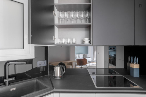 Inviting 2-bedroom flat near the University of Economics and Business - Gallery - 9