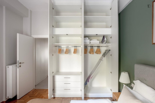 Inviting 2-bedroom flat near the University of Economics and Business