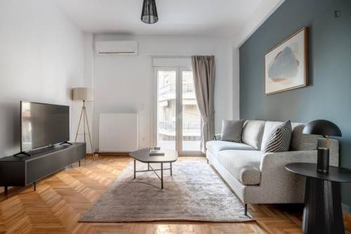 Inviting 2-bedroom flat near the University of Economics and Business - Gallery - 14