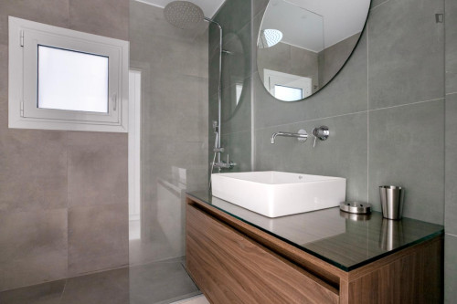 Inviting 2-bedroom flat near the University of Economics and Business - Gallery - 8