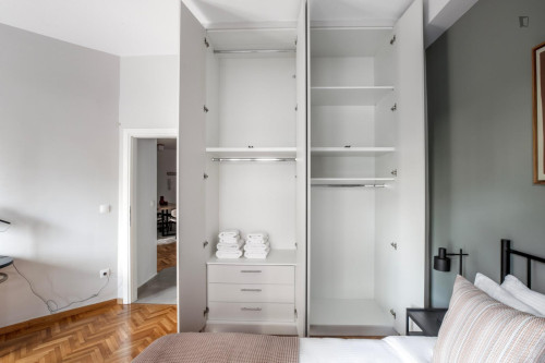 Inviting 2-bedroom flat near the University of Economics and Business - Gallery - 16