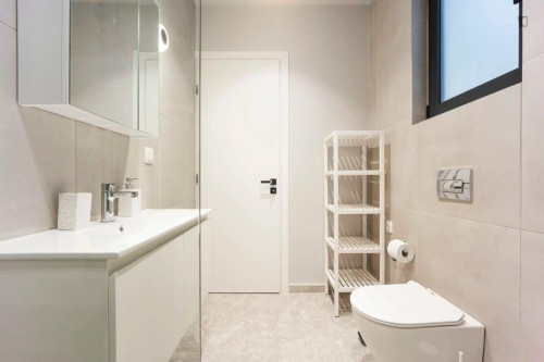 Powerful Studio close to  Athens University of Economics and Business - Gallery - 9