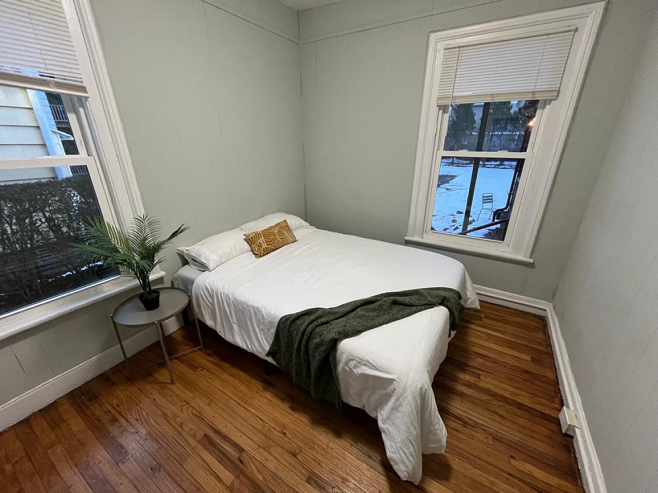 Private Bedroom - 1