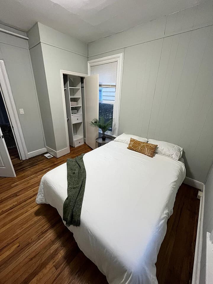 Private Bedroom - 2