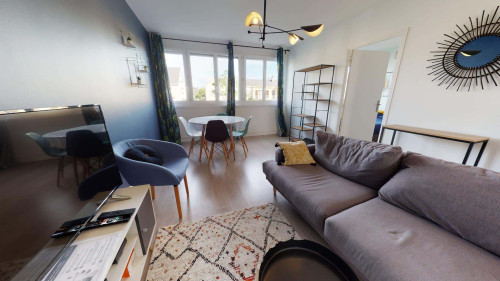 Room in Avenue des Thébaudières, Saint-Herblain for 73 m² with 3 bedrooms