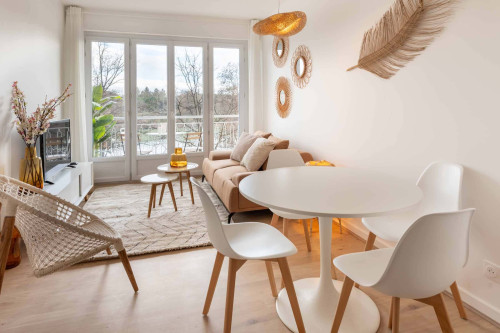 Room in Cours Aristide Briand, Caluire-et-Cuire for 115 m² with 6 bedrooms
