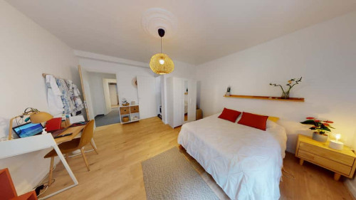 Room in Cours Aristide Briand, Caluire-et-Cuire for 115 m² with 6 bedrooms