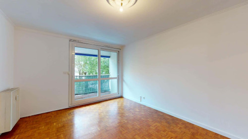 Apartment in Avenue des Champs Perdrix, Dijon for 83 m² with 3 bedrooms