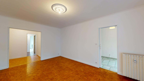 Apartment in Avenue des Champs Perdrix, Dijon for 83 m² with 3 bedrooms