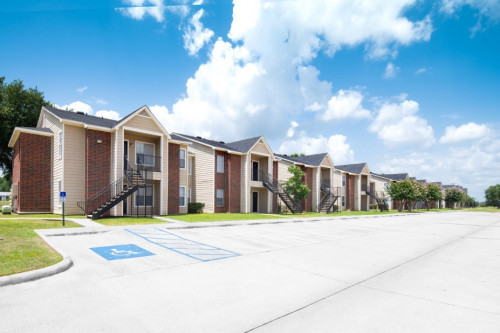 University Columns, NSU Housing - Gallery - 12