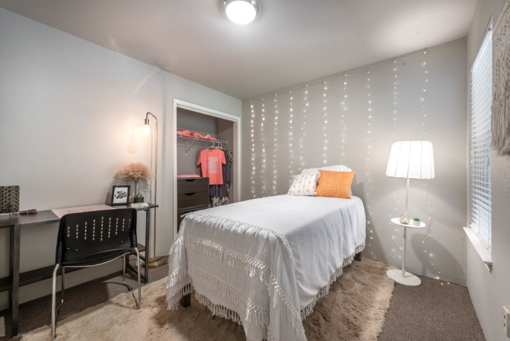  4 Bedroom - 2 Bath  -  University Meadows, UMSL Housing  - Gallery -  2