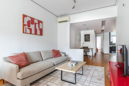 Bright 2-bedroom flat near the Megaro Moussikis subway station - Gallery - 23